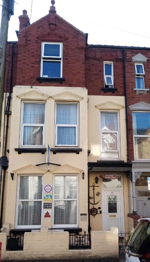 Puffin Holiday Apartments Bridlington Exterior photo